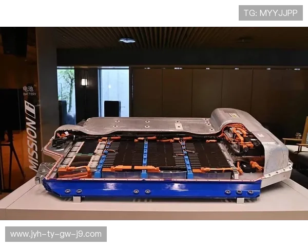 九游奔驰宝马：新能源汽车时代下奔驰宝马品牌的转型升级路径探索